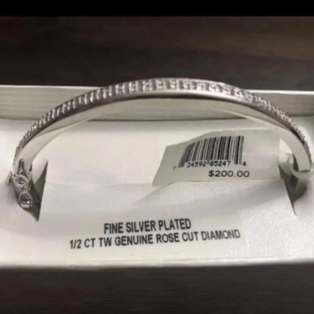 Bangle Bracelet 1/2 CT TW